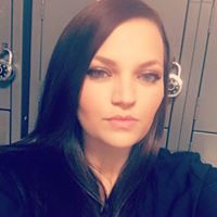 Adrienne Tucker Photo 35