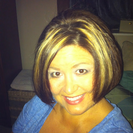 Lisa Skinner Photo 30