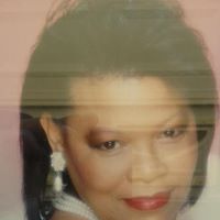 Claudia Williams Photo 16