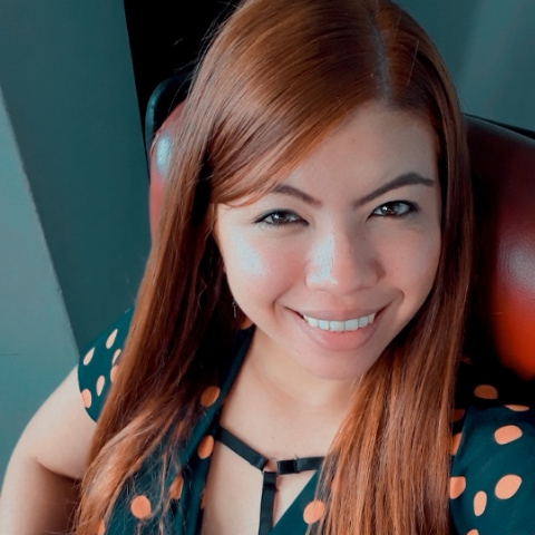 Geraldine Reyes Photo 13