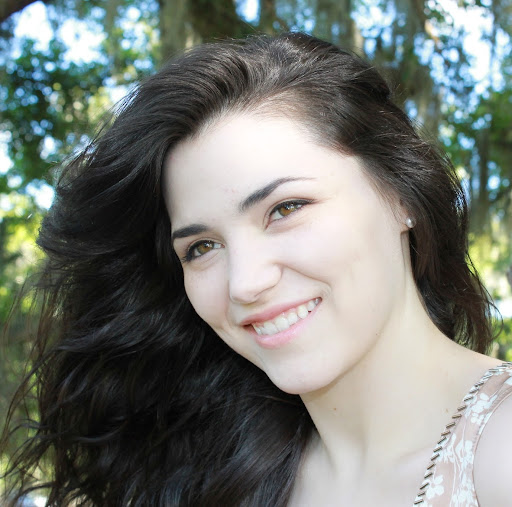 Kristine Morris Photo 30