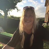 Tracey Lowe Photo 13