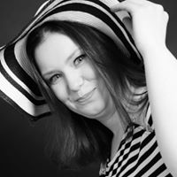 Niki Jennings Photo 3