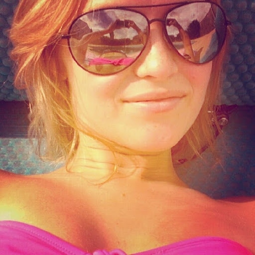 Laura Hardwick Photo 23