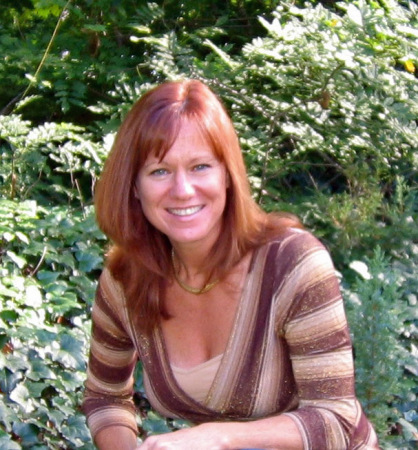 Kelly Sullivan Photo 19