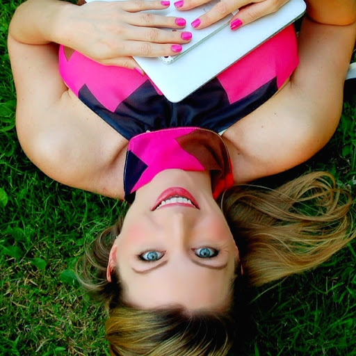 Julia Roy Photo 28