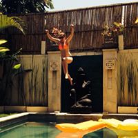 Cassandra Norris Photo 19