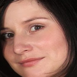 Julia Painter Photo 15