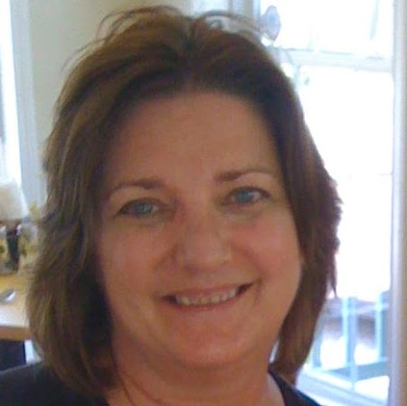 Linda Crowe Photo 13
