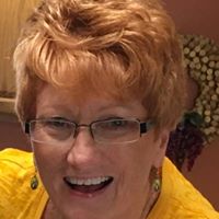 Colleen Holmes Photo 16