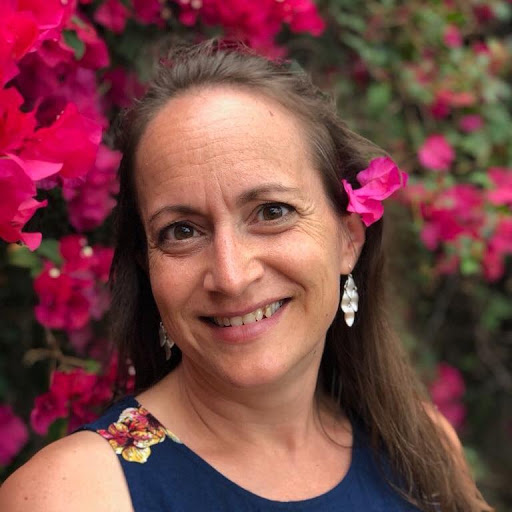 Michelle Howe Photo 17