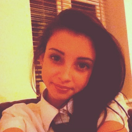 Olivia Young Photo 18