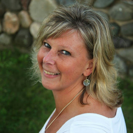 Laurie Edwards Photo 36 Laurie Edwards Photo 36