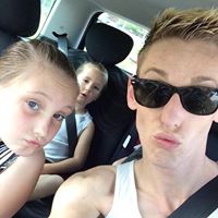 Elliot Harris Photo 35