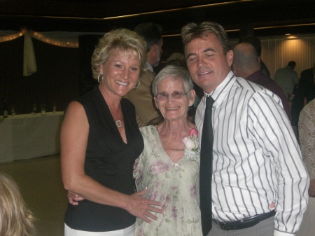 Nancy Graves Photo 23