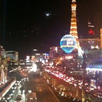 Julie Sandoval Photo 16