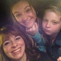 Holly Walsh Photo 15