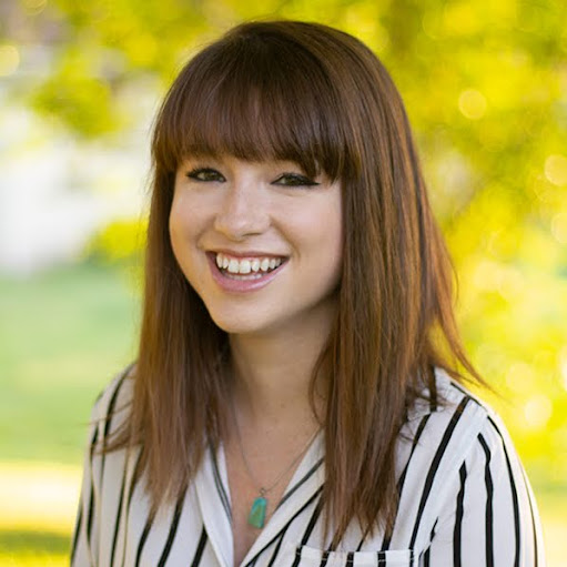 Holly Stewart Photo 18