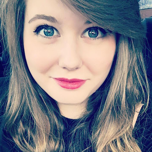 Sarah Bronson Photo 6