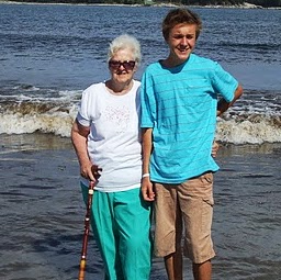 Joan Mercer Photo 17