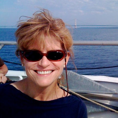 Christine Stapleton Photo 26