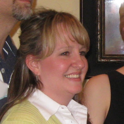Angela Arnold Photo 38