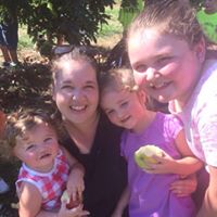 Jennifer Holcomb Photo 18