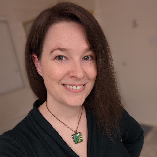 Elizabeth Pickett Photo 15