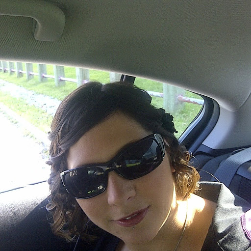 Suzanne Oliver Photo 8