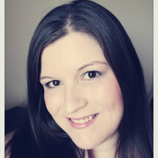 Diana Hughes Photo 22