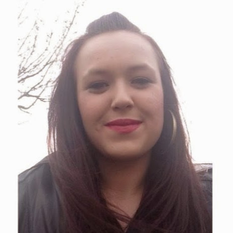 Emma Harding Photo 27