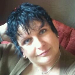 Elizabeth Lyons Photo 61