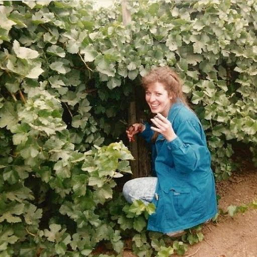 Elizabeth Peters Photo 32