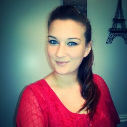 Kristen Moore Photo 13