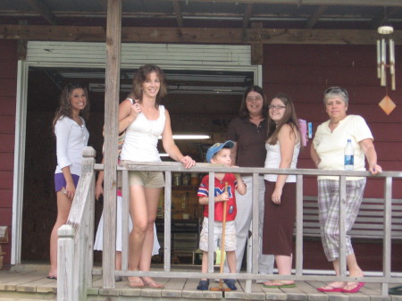 Jennifer Magee Photo 21