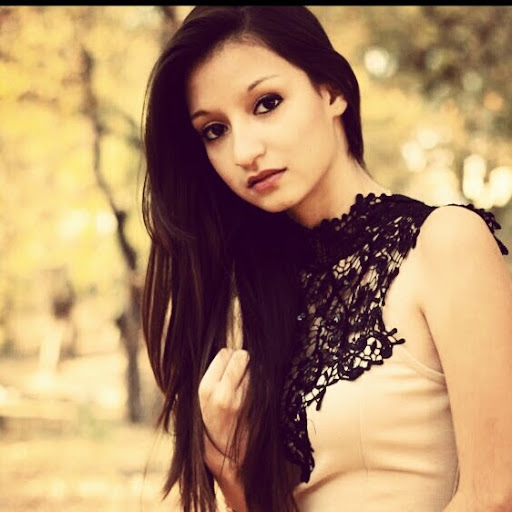 Kelly Salinas Photo 14