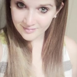 Christina Tucker Photo 11