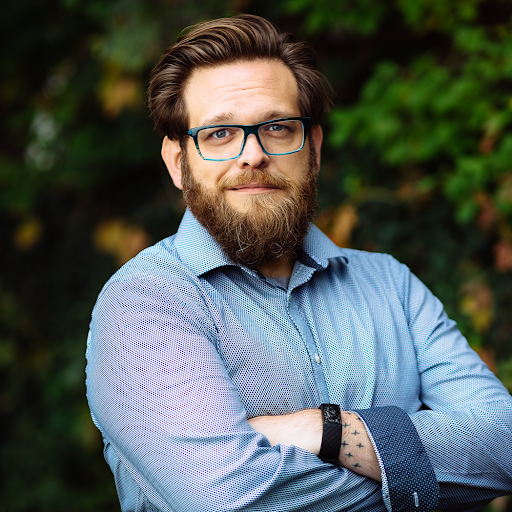 Michael Howie Photo 18