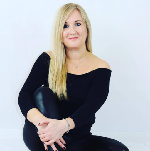 Tracey Lloyd Photo 25