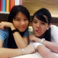 Sarah Lozada Photo 13