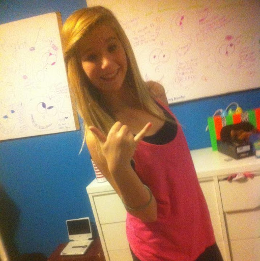 Sarah Cavanaugh Photo 9