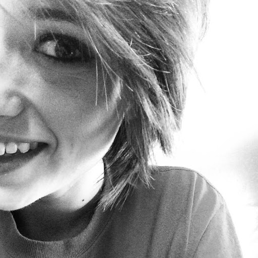 Courtney Bradley Photo 16