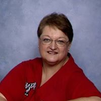 Elizabeth Peters Photo 26
