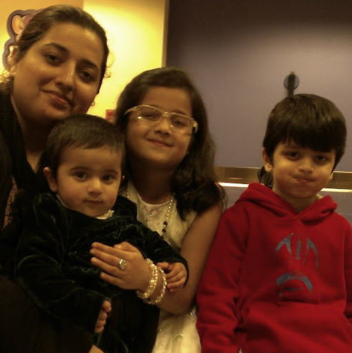 Amna Awan Photo 20