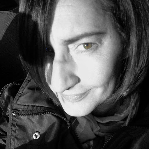 Sandra Dillon Photo 38