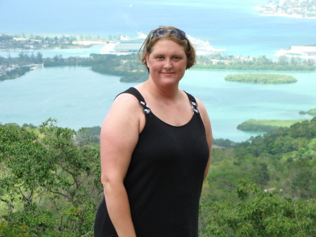 Bethany Shaw Photo 31