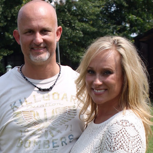 Anna Bradford Photo 22