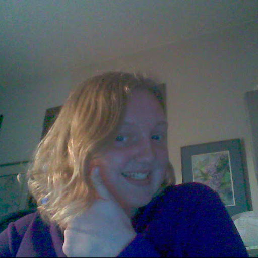 Julia Fuller Photo 21