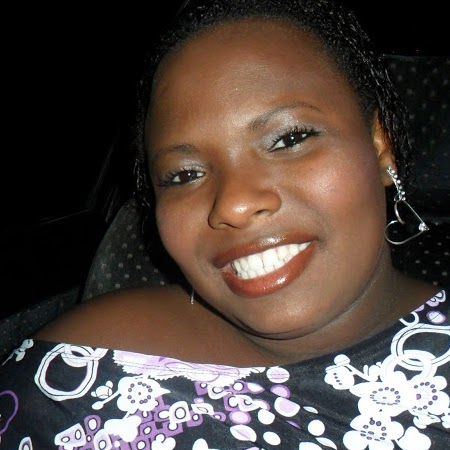 Sabrina Cruz Photo 32