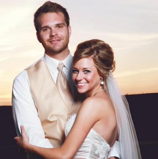Kristen Hopkins Photo 15